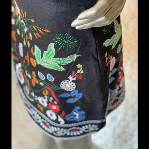 Boho Printed Mini Skirt With Colorful Embroidery - Picture 5 of 9